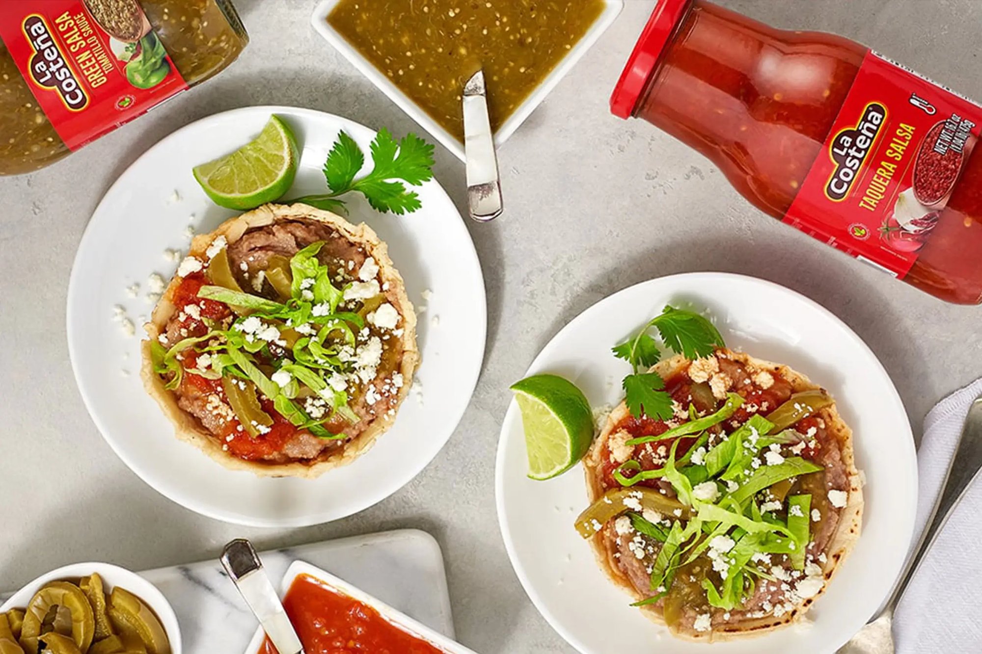 Multicolored-Salsa-and-Bean-Sopes-with-Nopalito