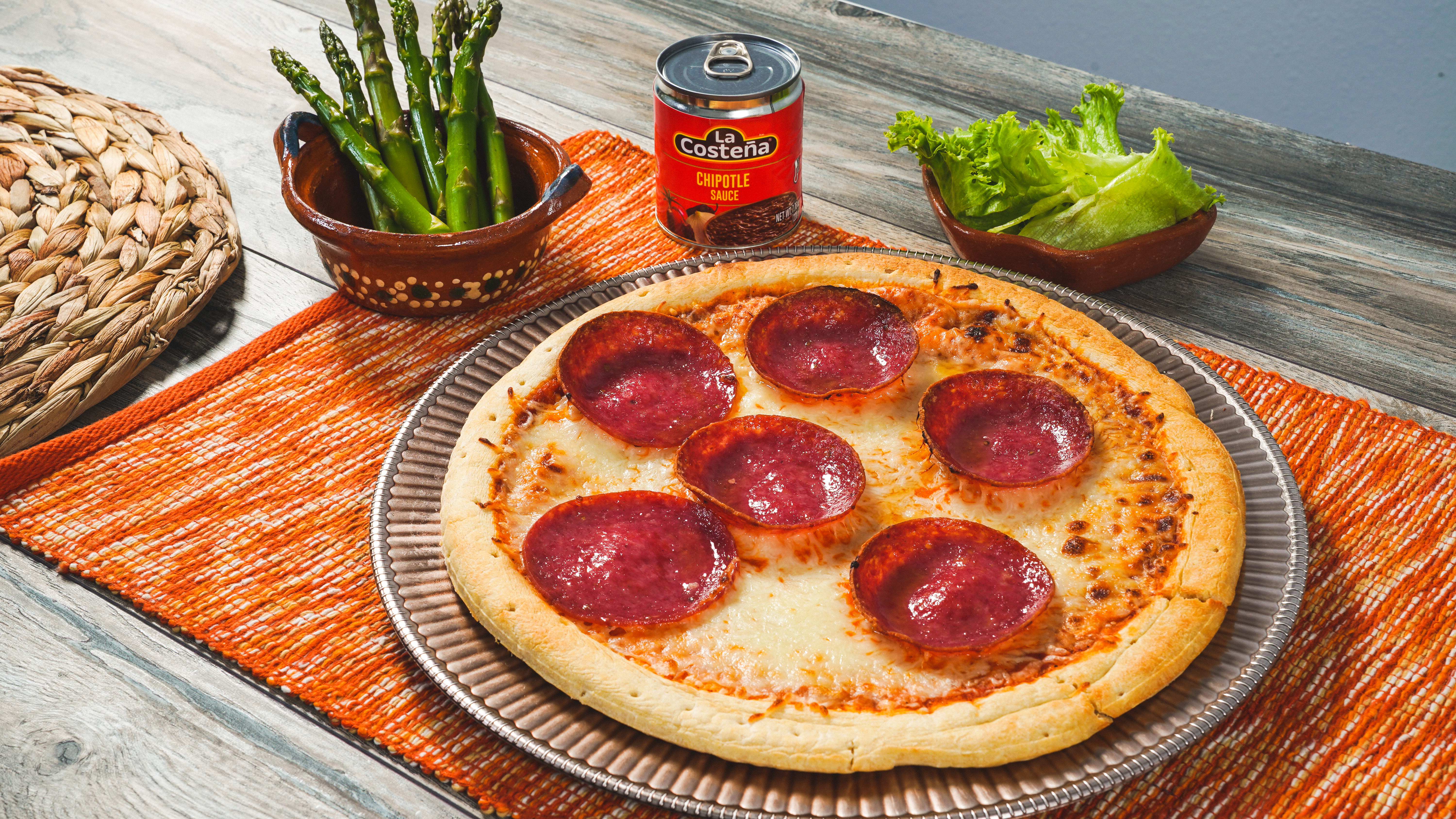 Mexican pepperoni pizza