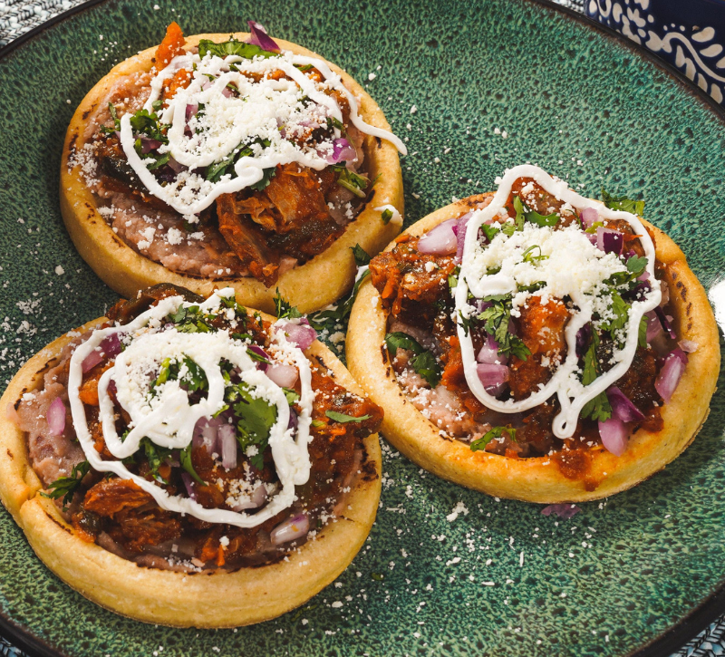 Sopes de Chicharrón